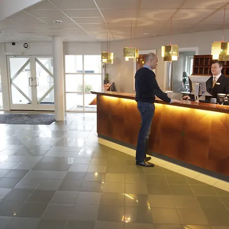 库格布劳伽登克伦威尔酒店 酒店